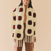 Eddy Round Top Rose Scarf