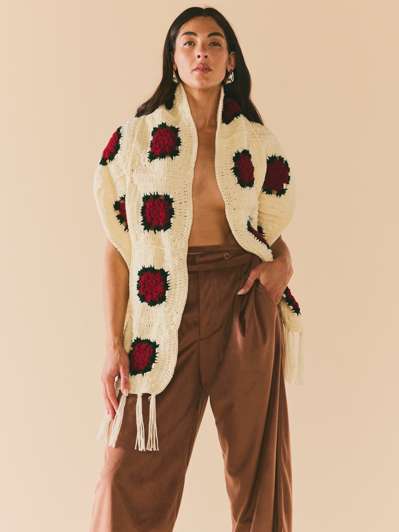Eddy Round Top Rose Scarf