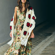 Eddy Round Top Rose Scarf