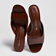 Chloe Gosselin By Larroudé Anah Mule In Brown Patent Leather