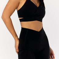 Astoria LIVE LUXE Crossover Crop - Black