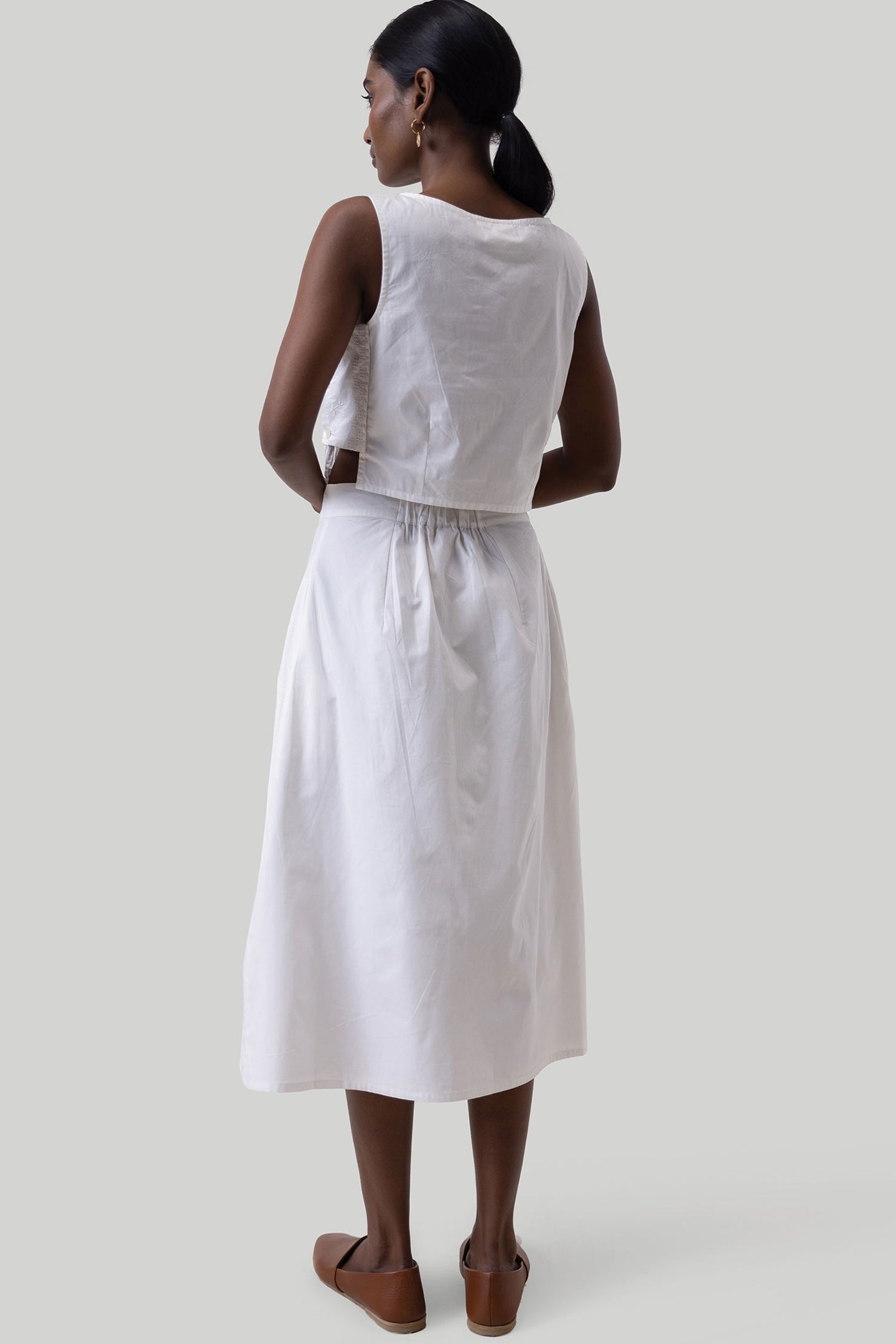 Reistor Boxy Crop Top in White