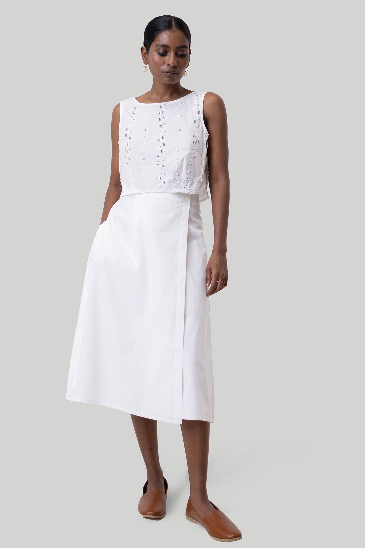 Reistor Boxy Crop Top in White