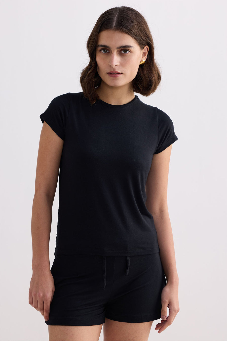 Reistor Essential Short Sleeve Tee in Black