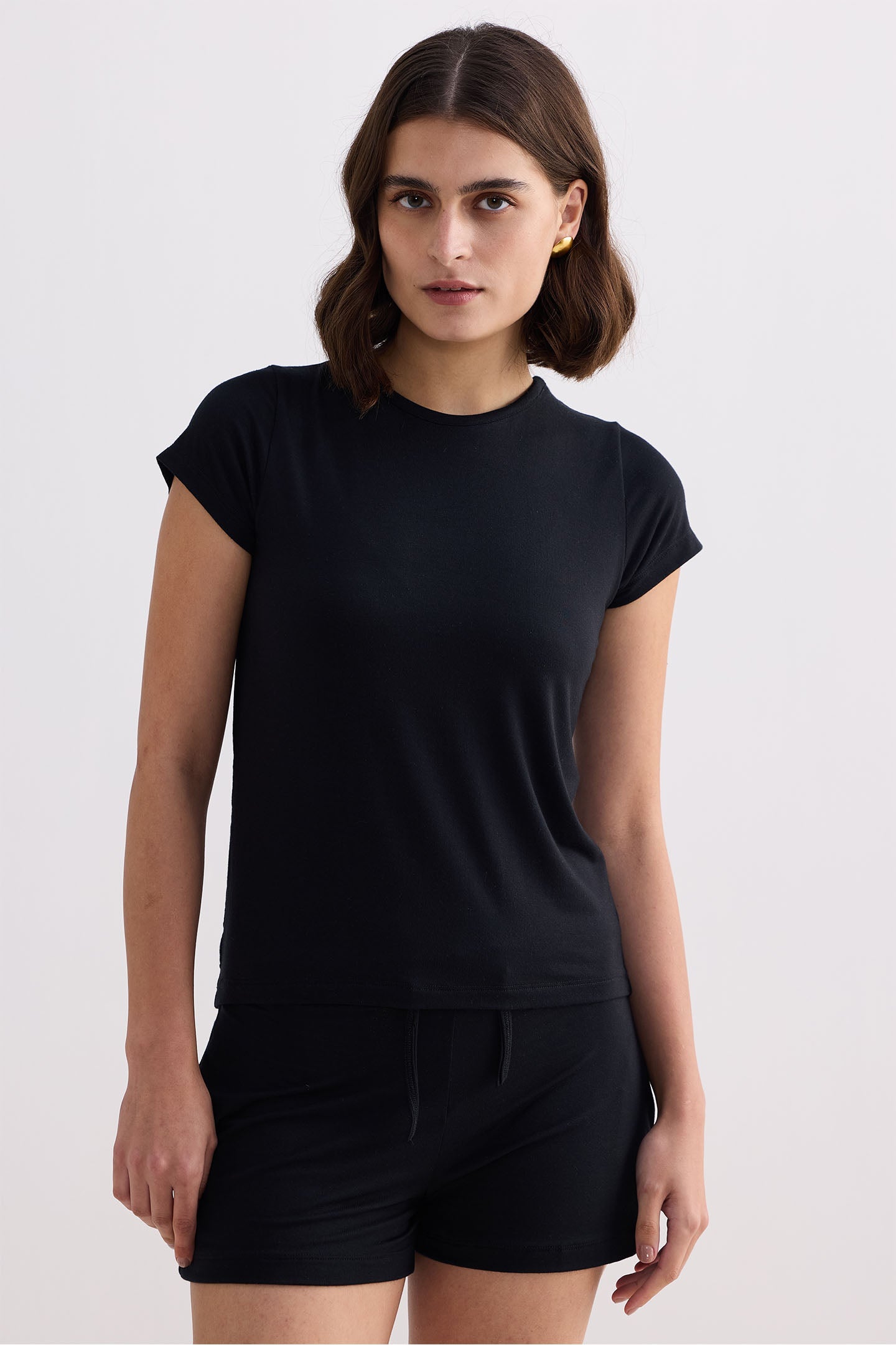 Reistor Essential Short Sleeve Tee in Black