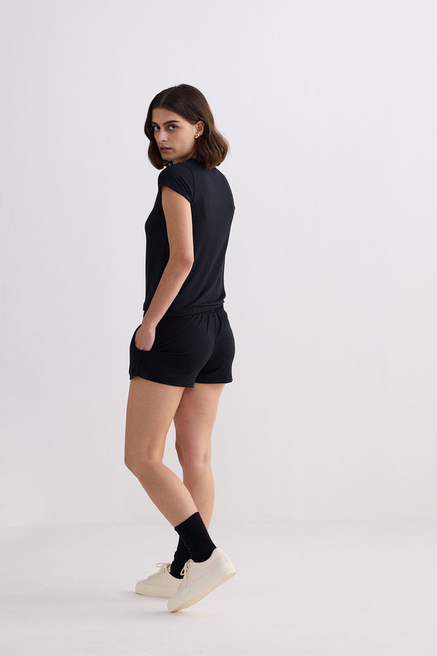 Essential Short Sleeve Tee In Black