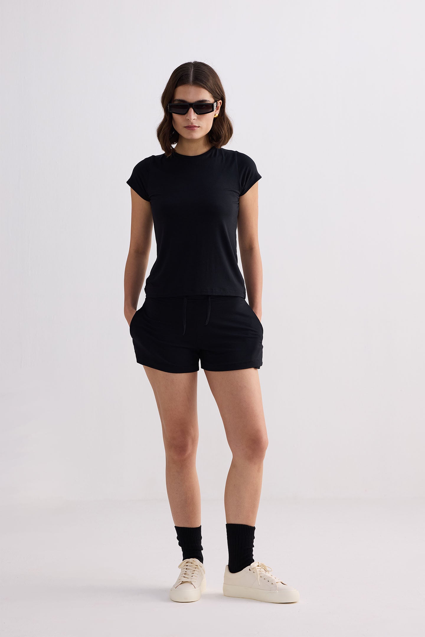 Reistor Essential Short Sleeve Tee in Black