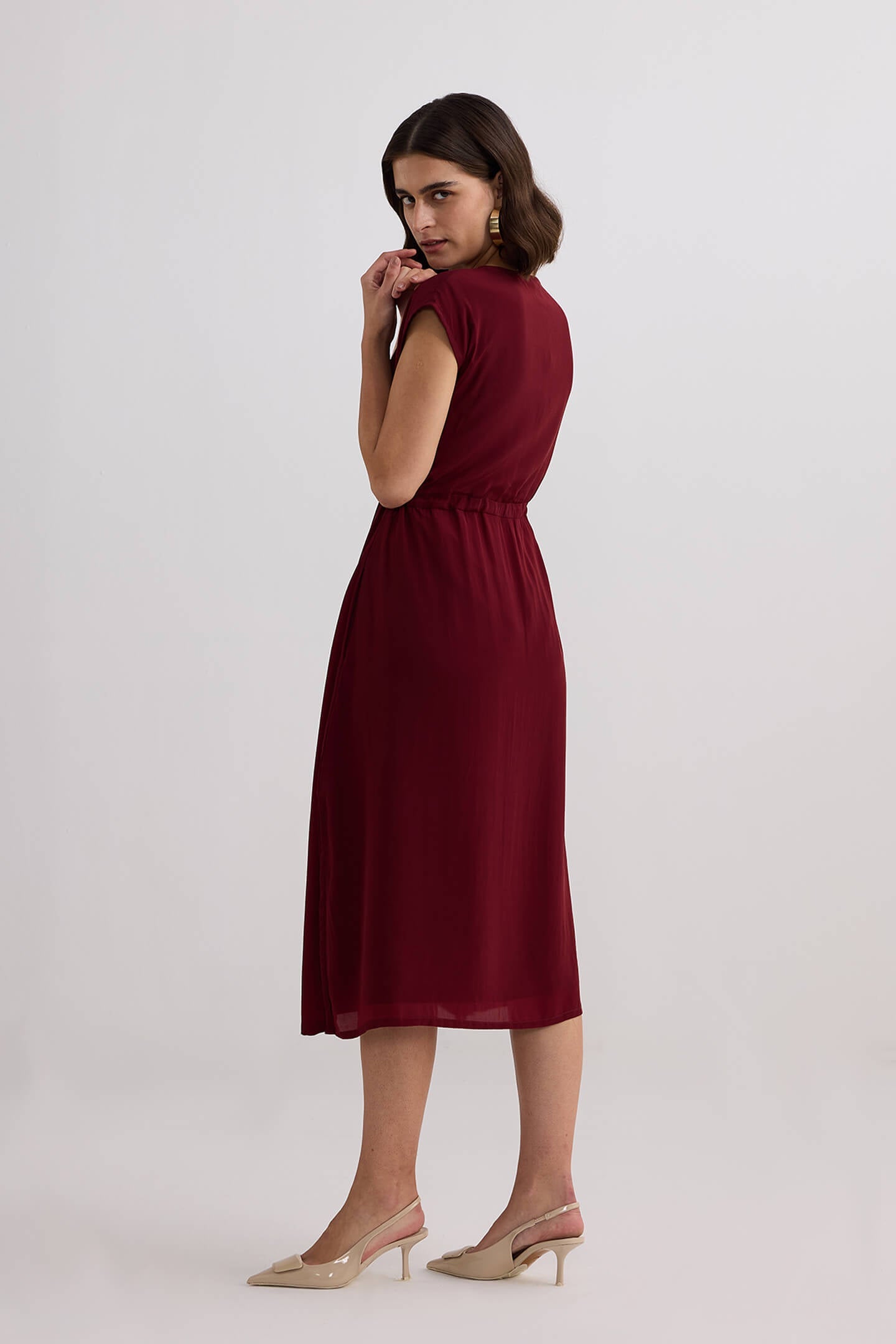 Reistor Deep V-neck Gathered Dress in Burgundy