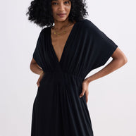 Reistor Flowy A-Line Maxi Dress with Side Slits in Black