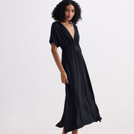 Reistor Flowy A-Line Maxi Dress with Side Slits in Black