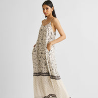 Reistor Flowy Maxi Dress in Black Florals