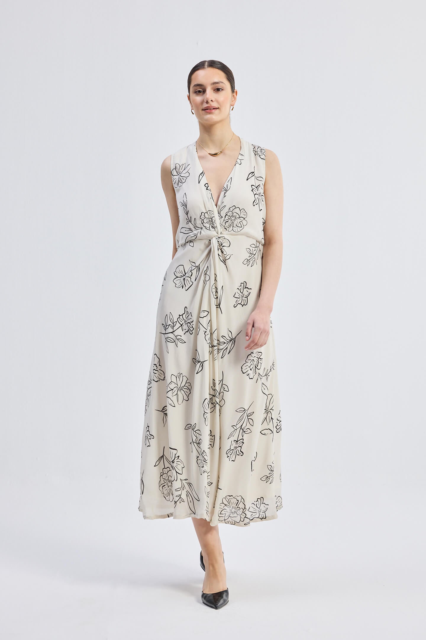 Reistor Front Twist Maxi dress in Black Florals