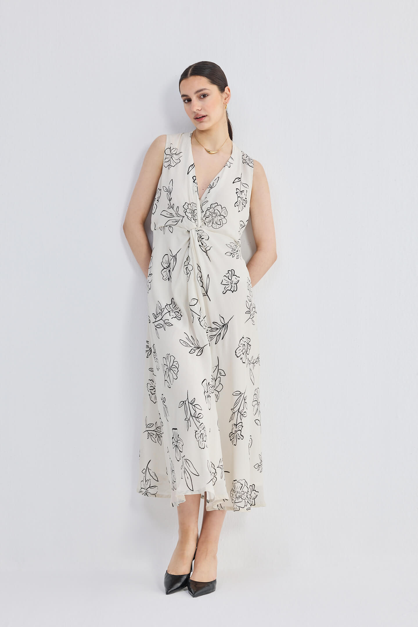 Reistor Front Twist Maxi dress in Black Florals