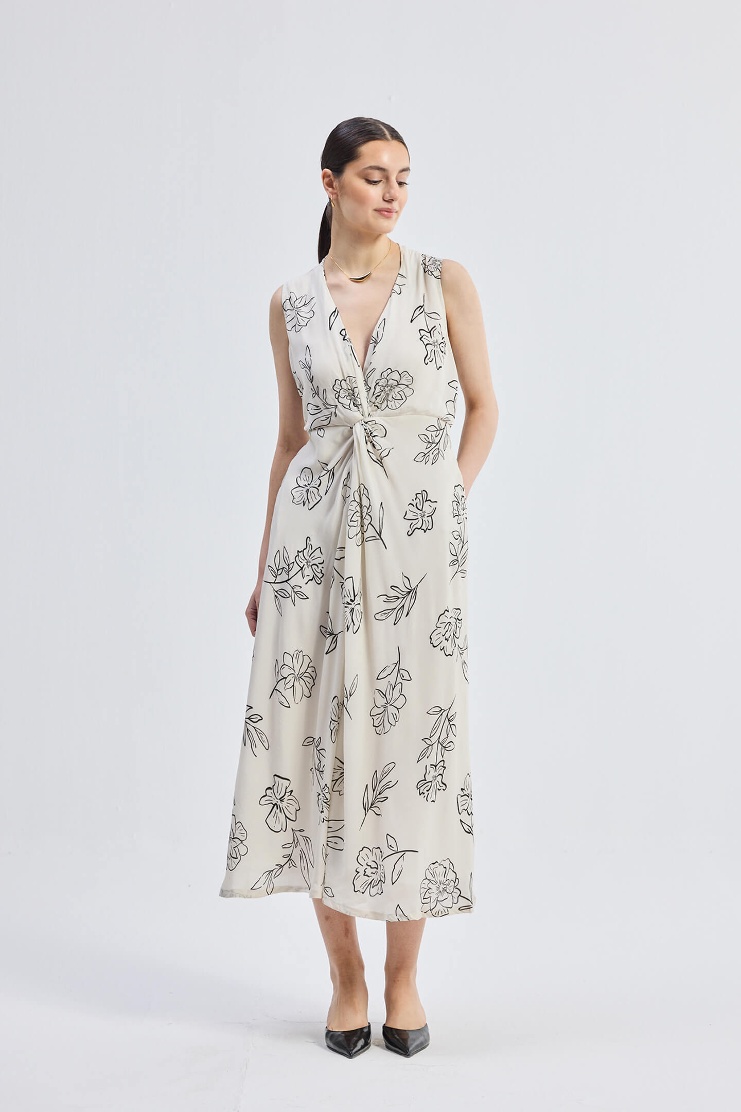 Reistor Front Twist Maxi dress in Black Florals