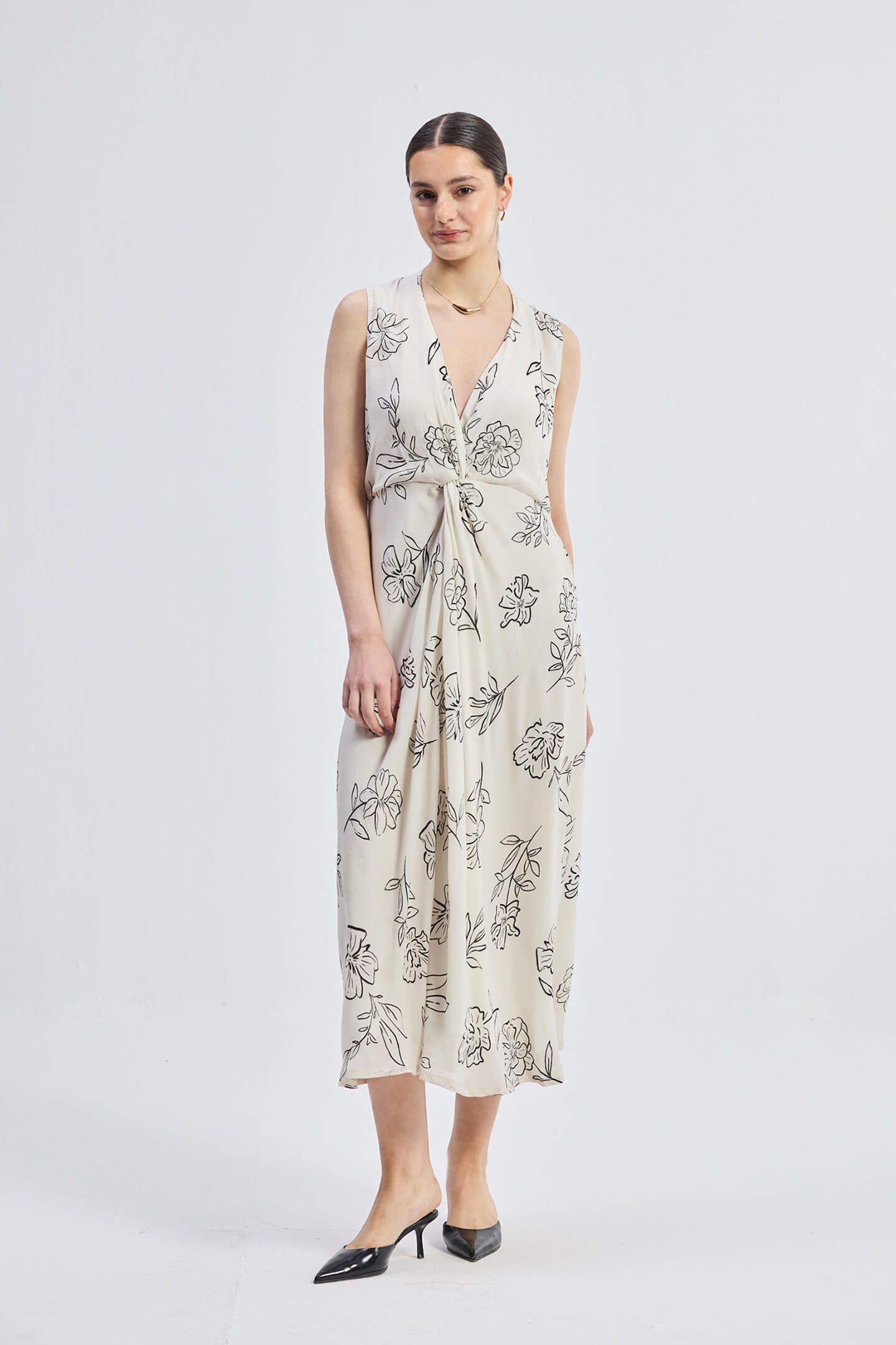 Reistor Front Twist Maxi dress in Black Florals