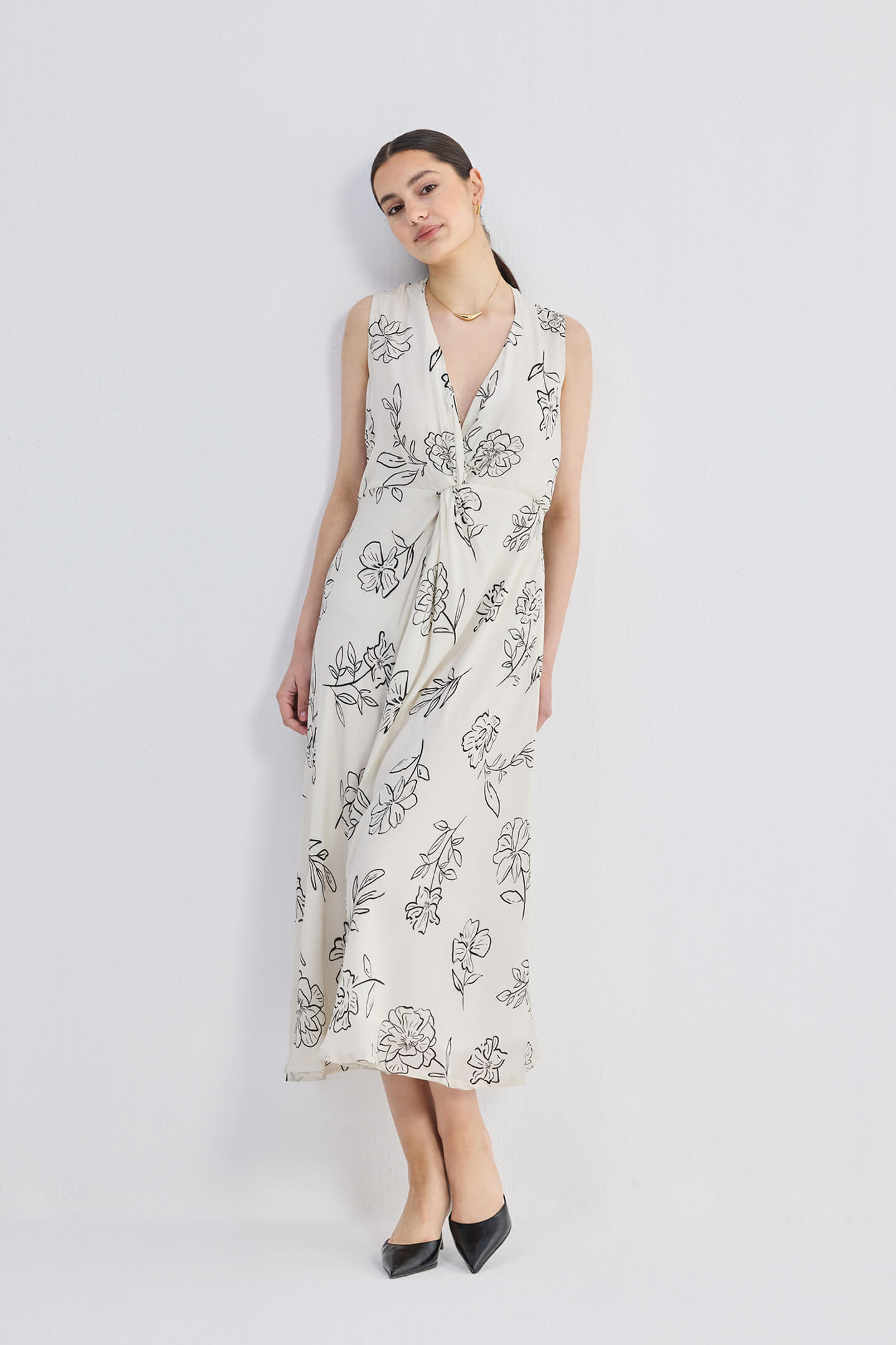 Reistor Front Twist Maxi dress in Black Florals