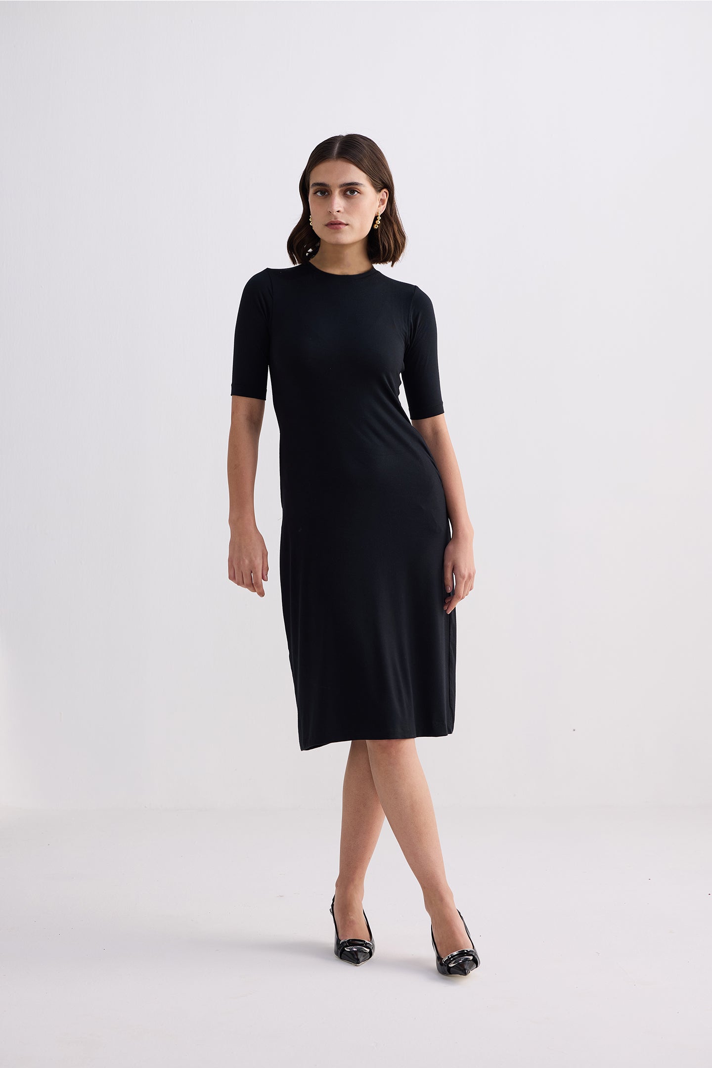 Reistor High Crew Neck Elbow Sleeves Fitted Dress in Black