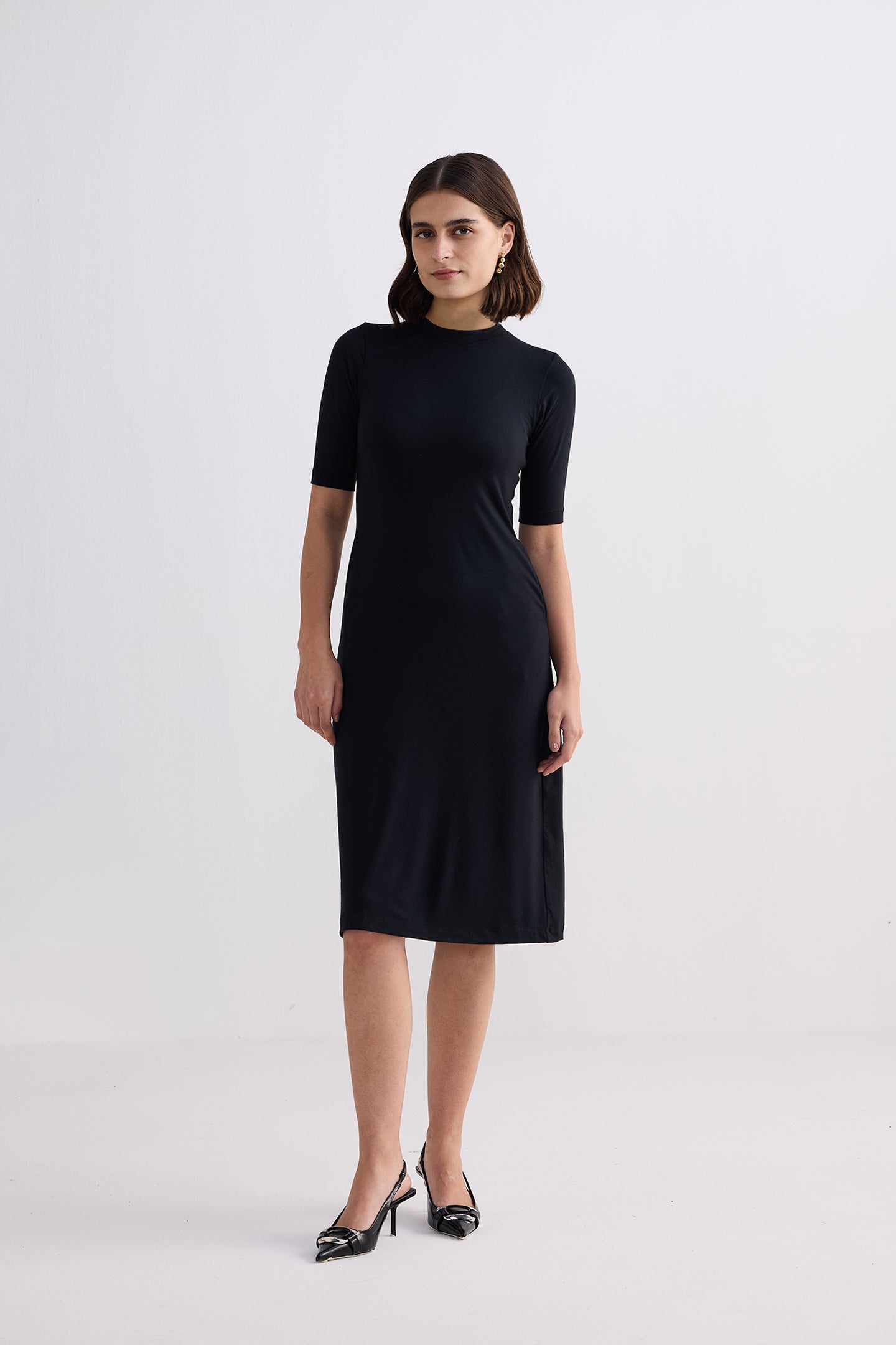 Reistor High Crew Neck Elbow Sleeves Fitted Dress in Black