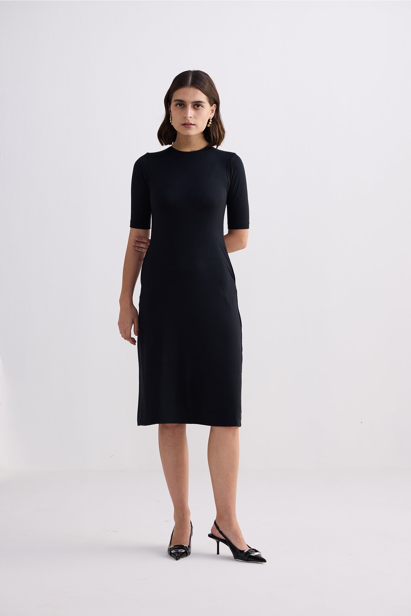 Reistor High Crew Neck Elbow Sleeves Fitted Dress in Black