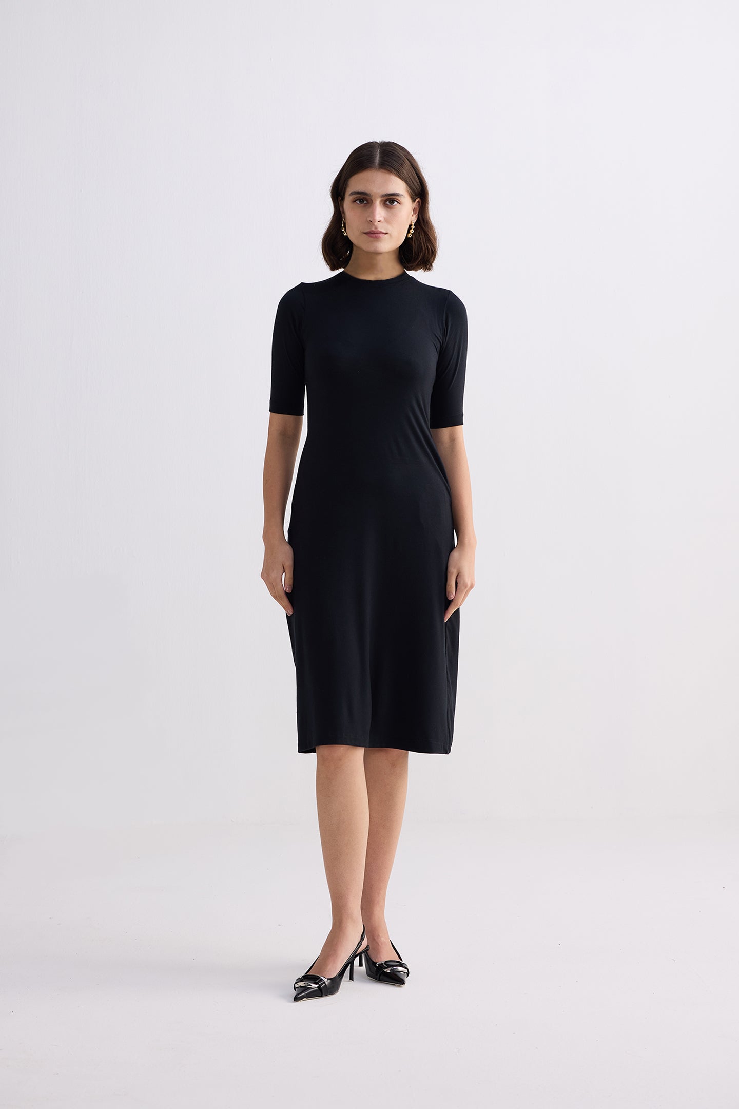 Reistor High Crew Neck Elbow Sleeves Fitted Dress in Black