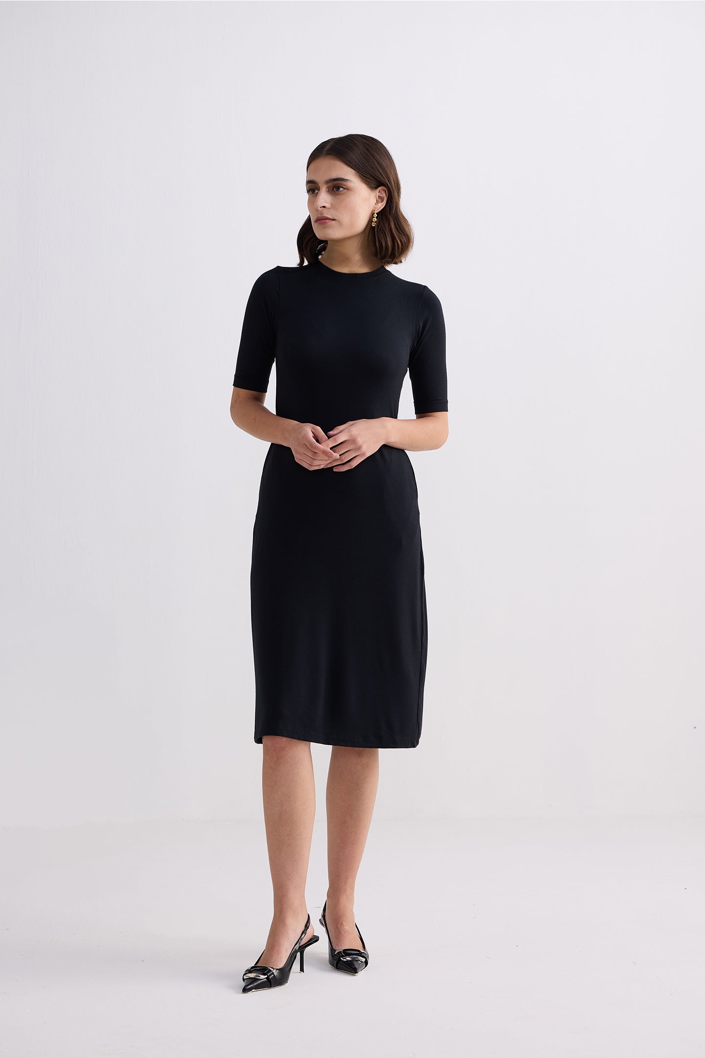 Reistor High Crew Neck Elbow Sleeves Fitted Dress in Black