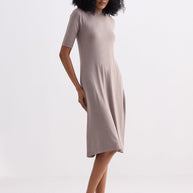 Reistor High Crew Neck Elbow Sleeves Fitted Dress in Dusty Brown