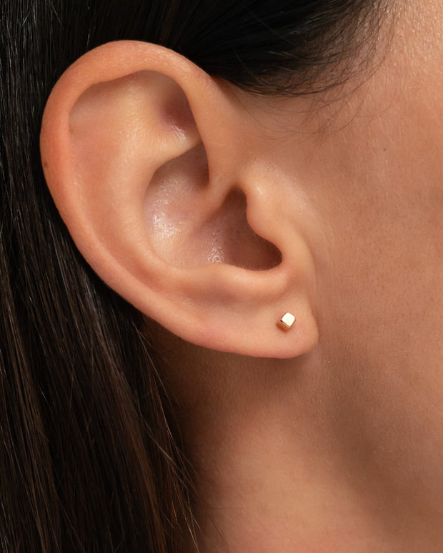 Zoe Lev 14k Gold Small Cube Stud Earrings