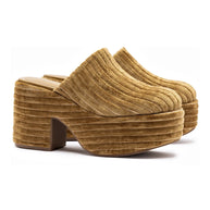 Larroude Miso Platform Clog In Latte Velvet