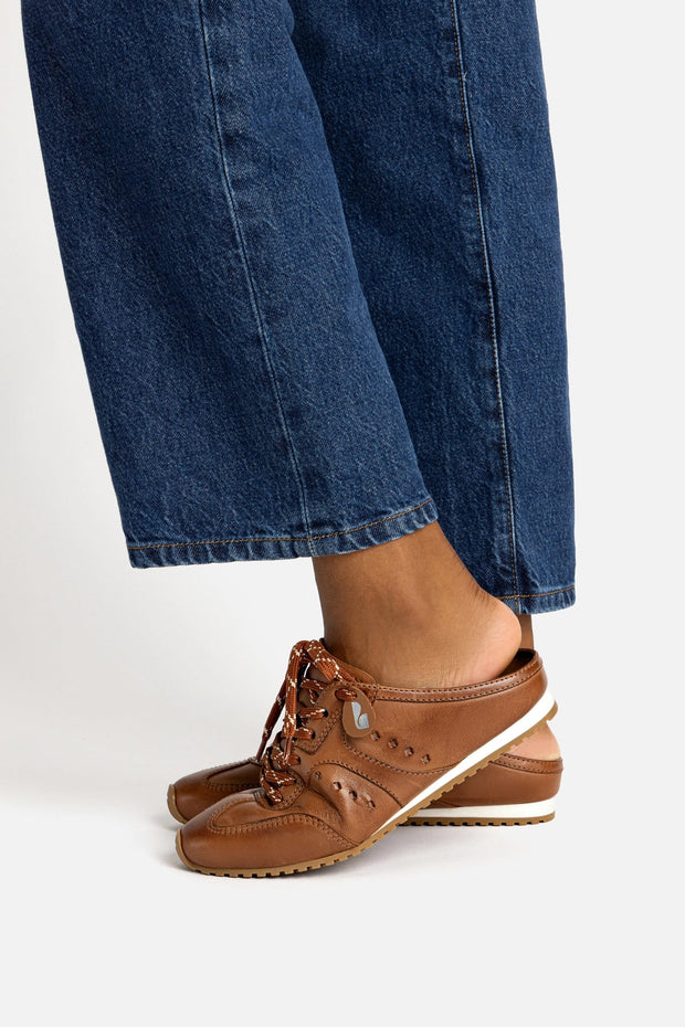 Larroude Stella Mule In Caramel Leather