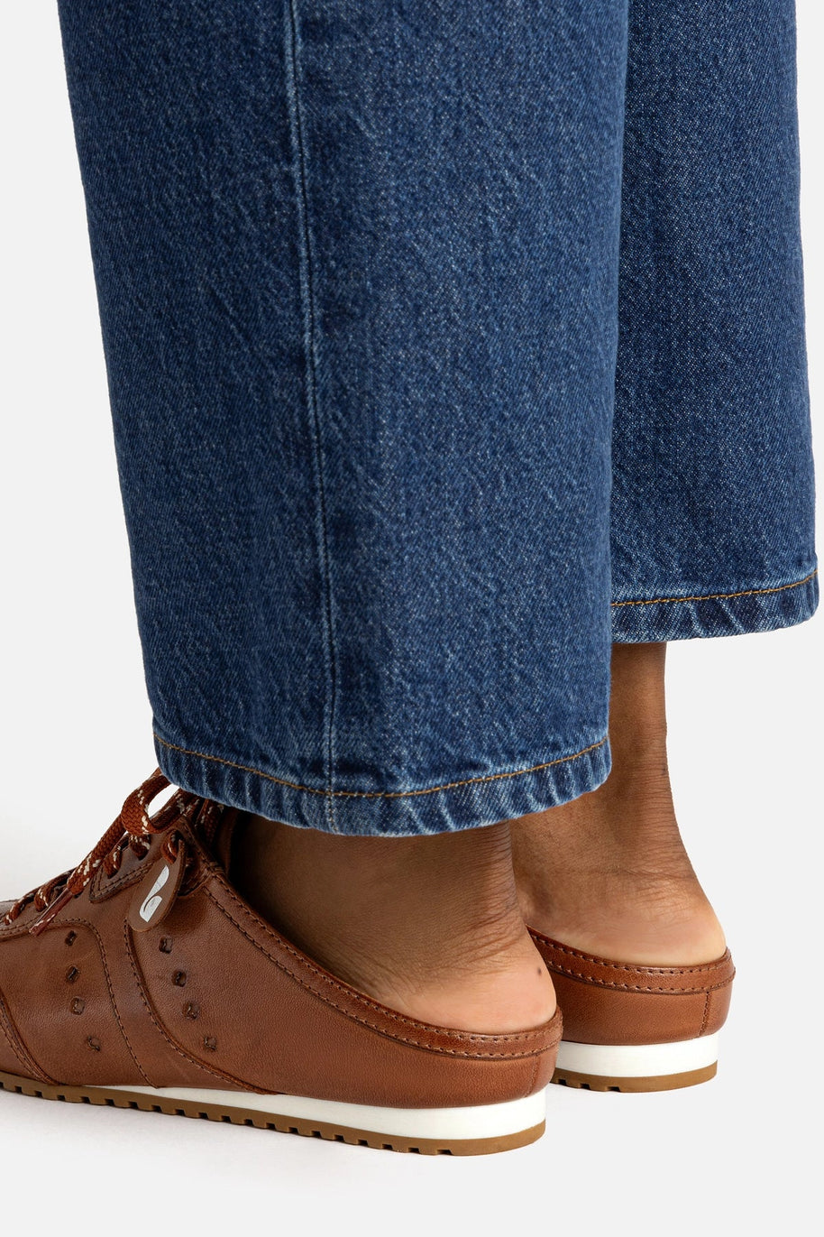 Larroude Stella Mule In Caramel Leather
