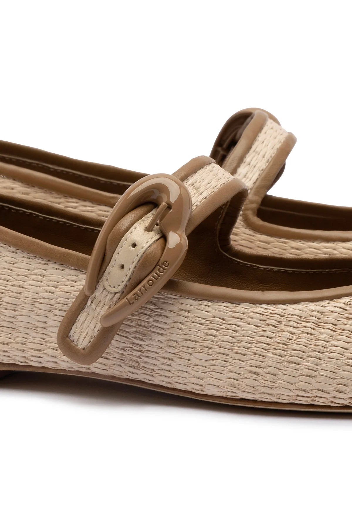 Larroude Verona Ballet Flat In Natural Raffia And Hazelnut Trimming