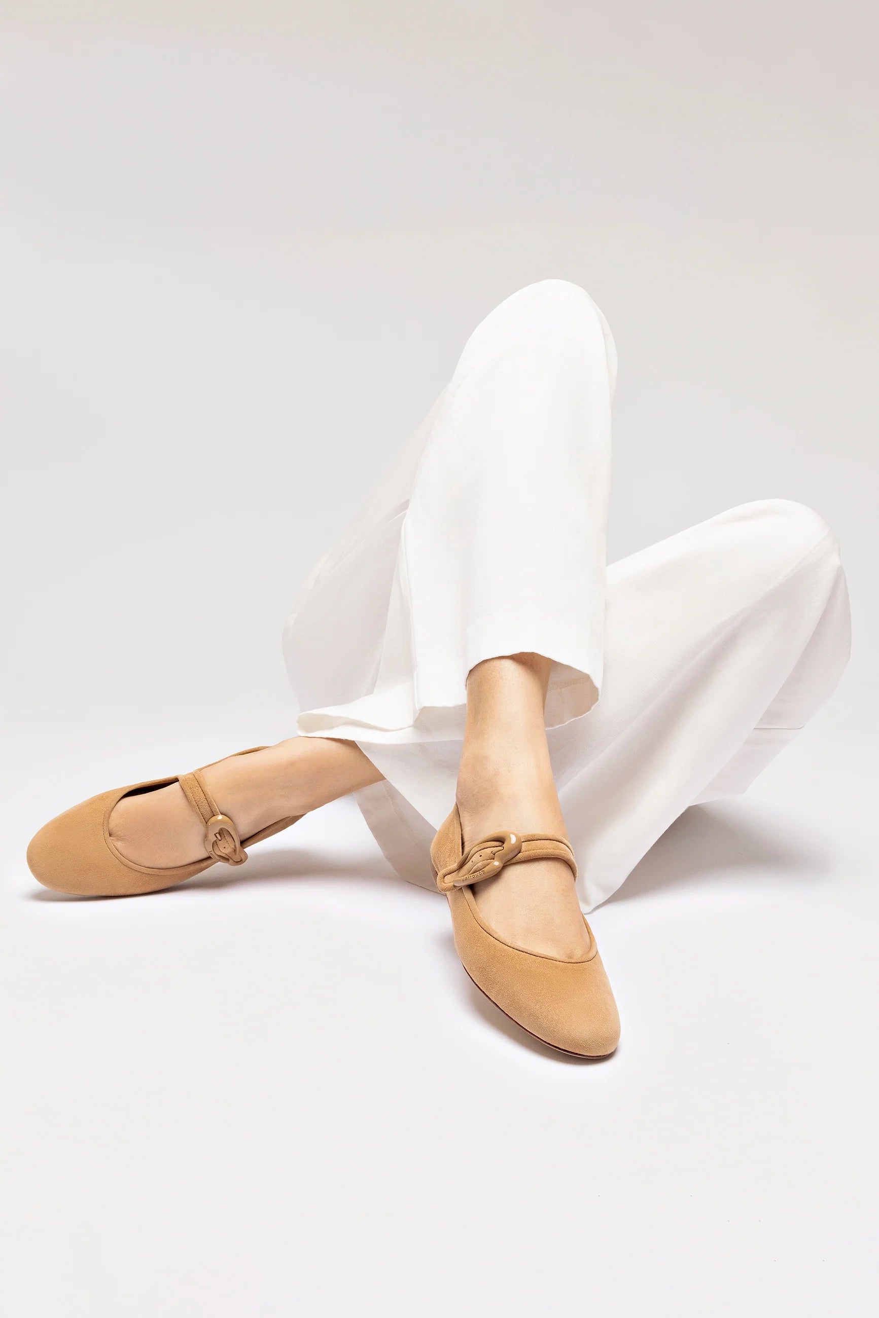 Larroude Verona Ballet Flat In Peanut Suede