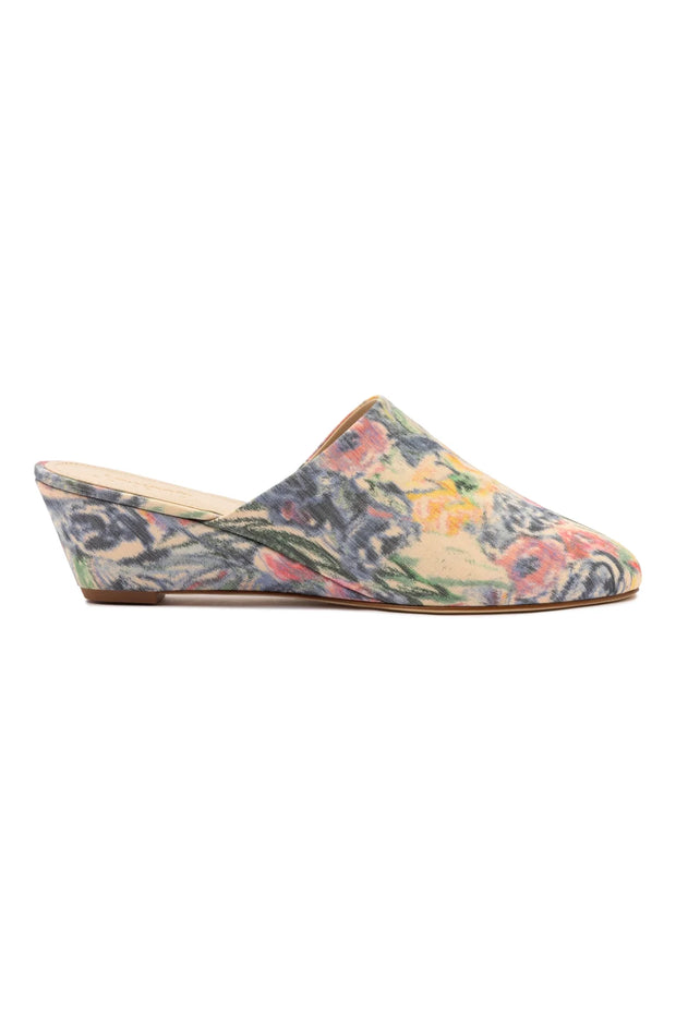 Larroudé X Markarian Venice Wedge In Ash Blue Floral Demetra