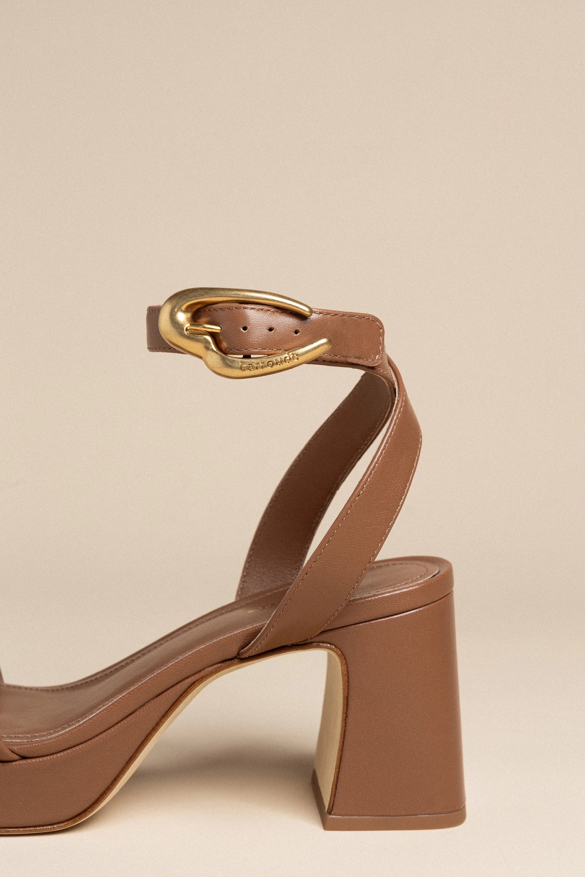 Larroude Dolly Verona Low Sandal In Caramel Leather