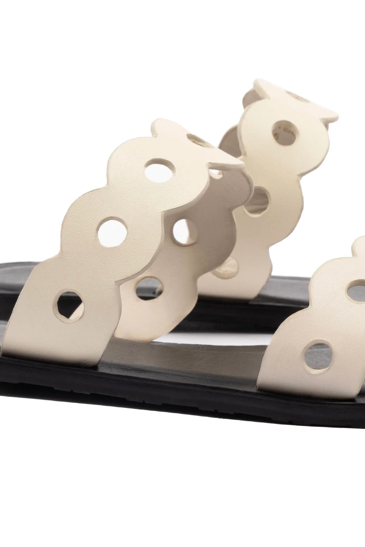 Larroude Florence Flat Mule In Ivory Leather