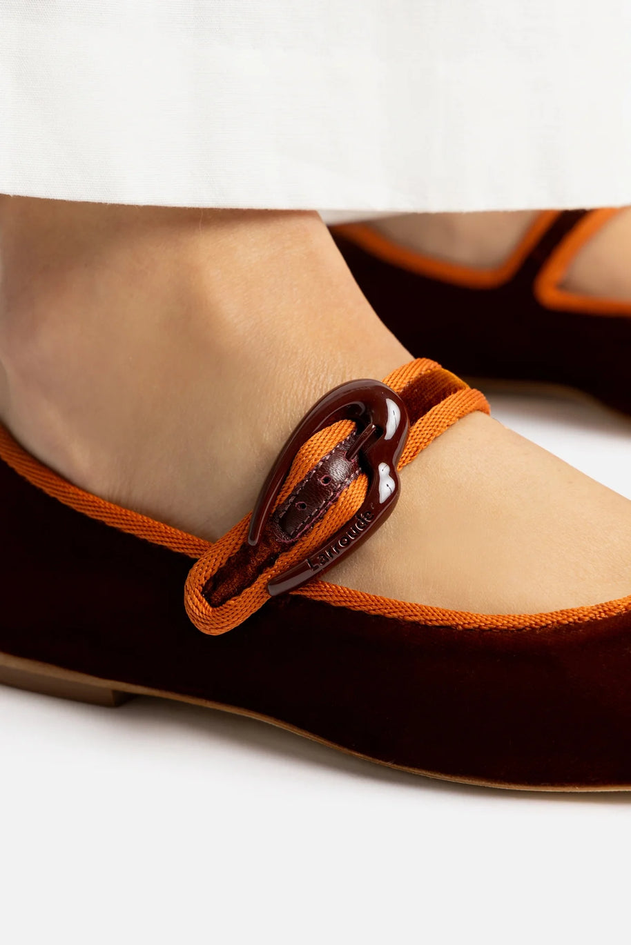 Larroude Verona Ballet Flat In Cuoio Velvet