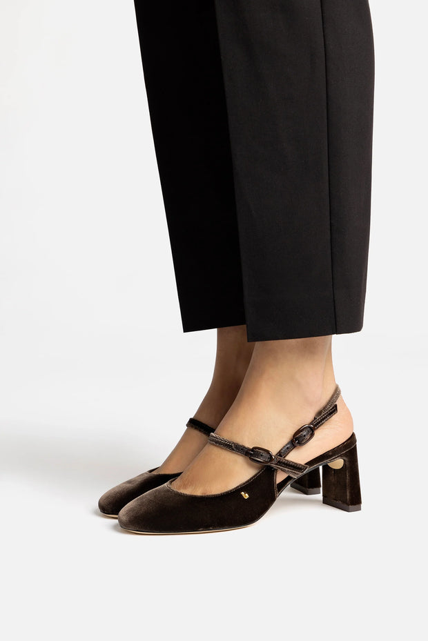 Larroude Georgina Pump In Expresso Velvet