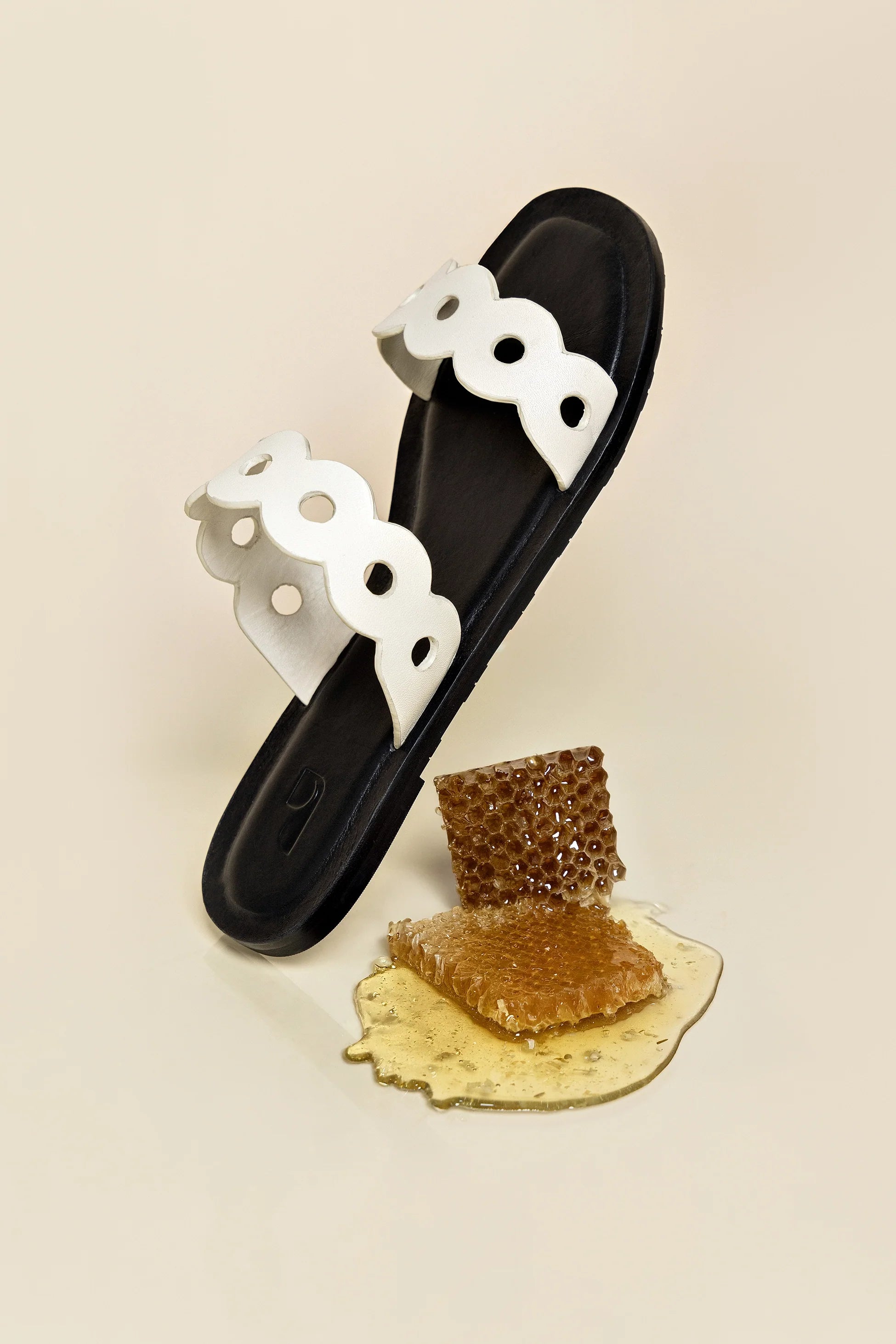 Larroude Florence Flat Mule In Ivory Leather