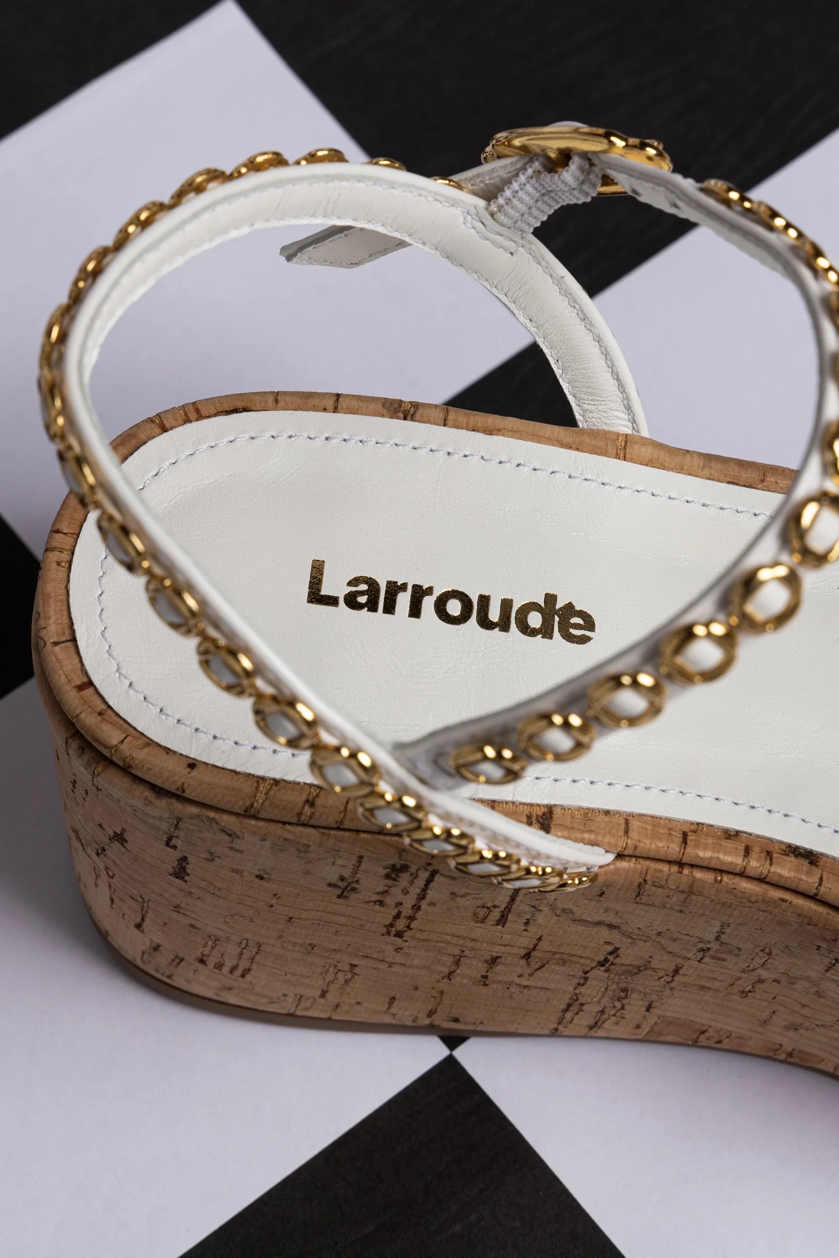 Larroude Gio Milanina Flatform In White Patent Leather And Natural Cork