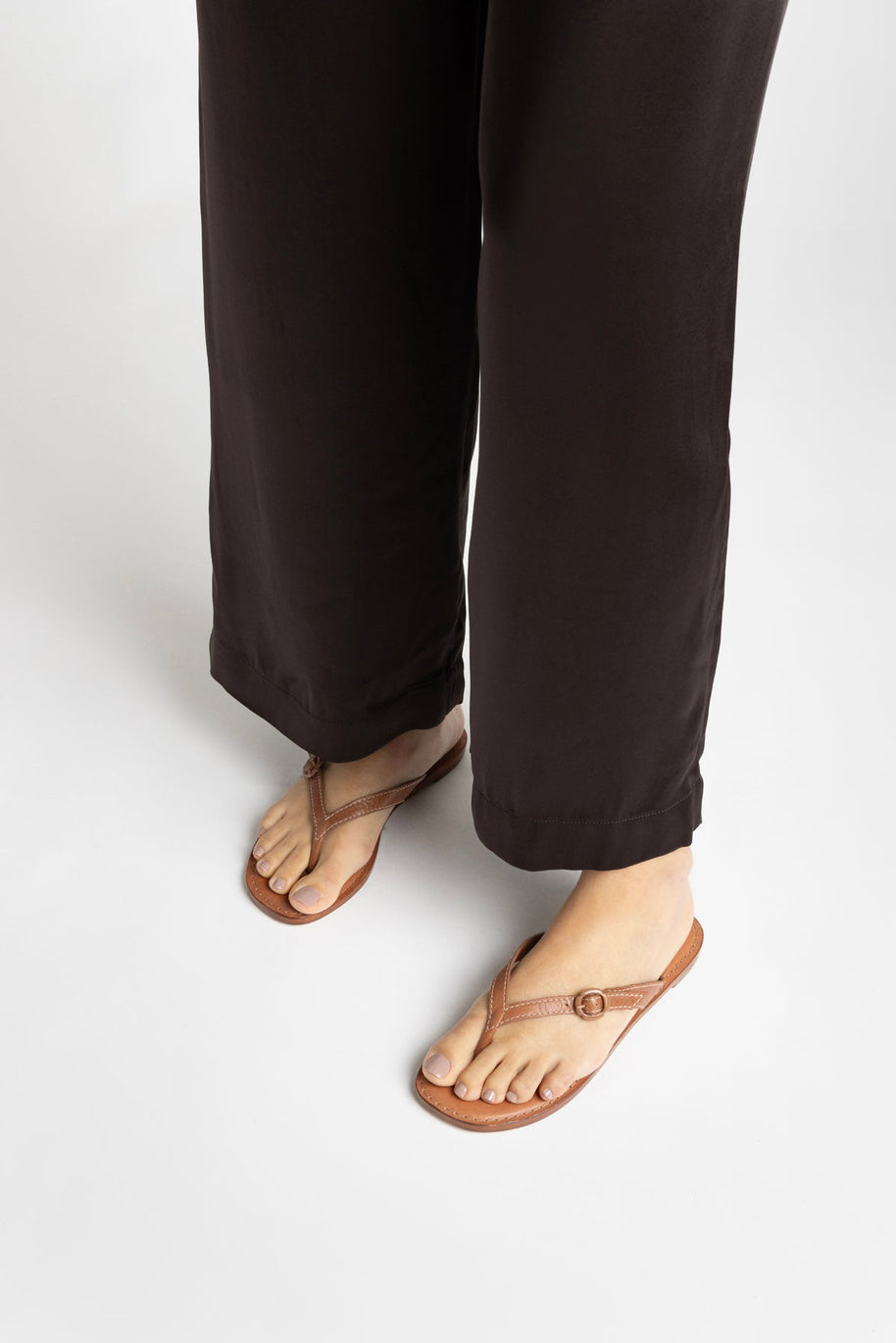 Larroude Mary Kate Flat Sandal In Caramel Leather