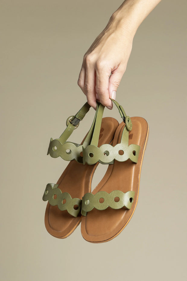 Larroude Florence Flat Sandal In Seaweed Leather