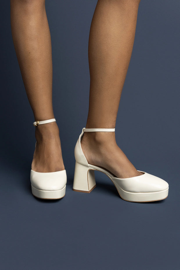 Larroude Ari Verona Low Pump In Ivory Box Leather
