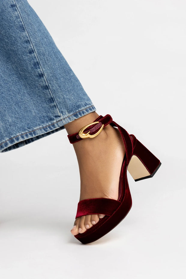 Larroude Dolly Verona Low Sandal In Wine Velvet