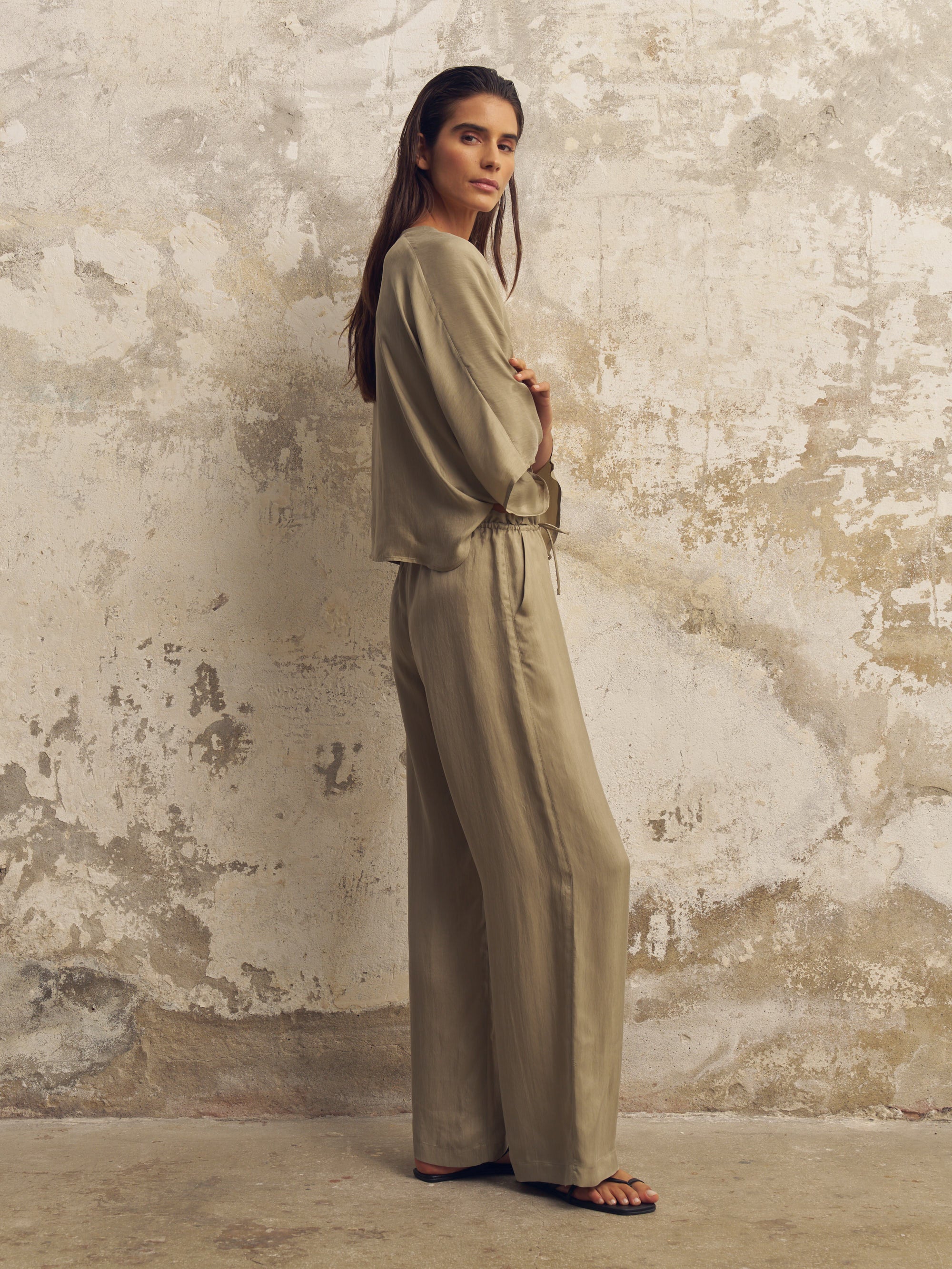 The Handloom Lucid Flow Tie Pants - Khaki Green