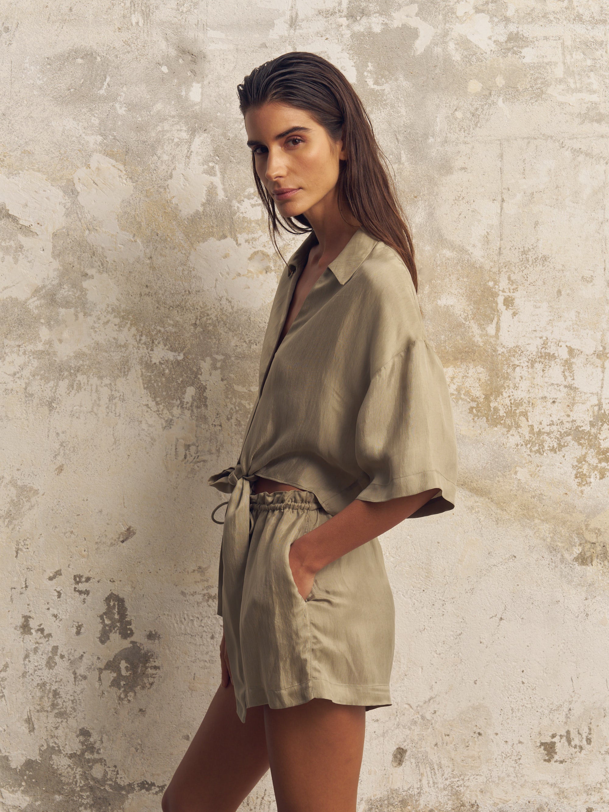 The Handloom Lucid Tie Shirt - Khaki Green