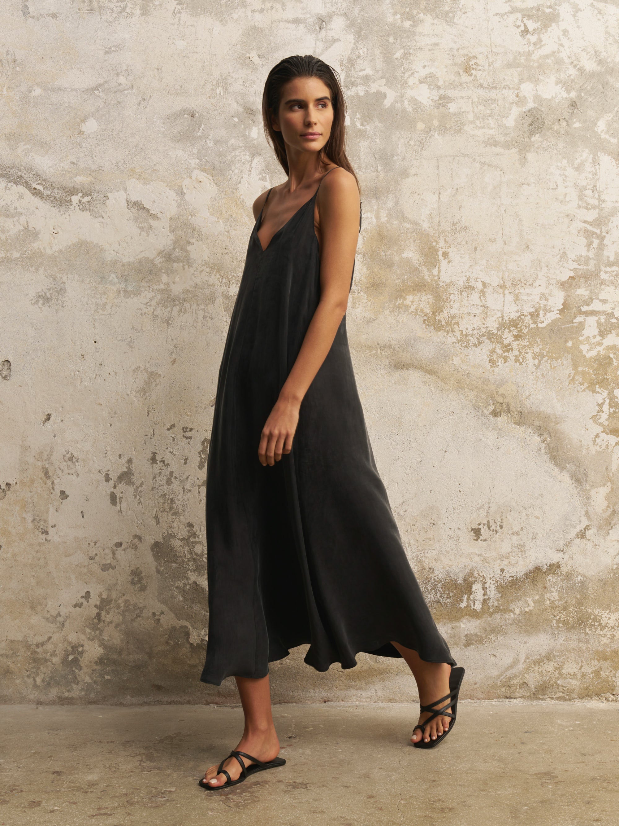 The Handloom Lucid Flow Maxi Dress - Black