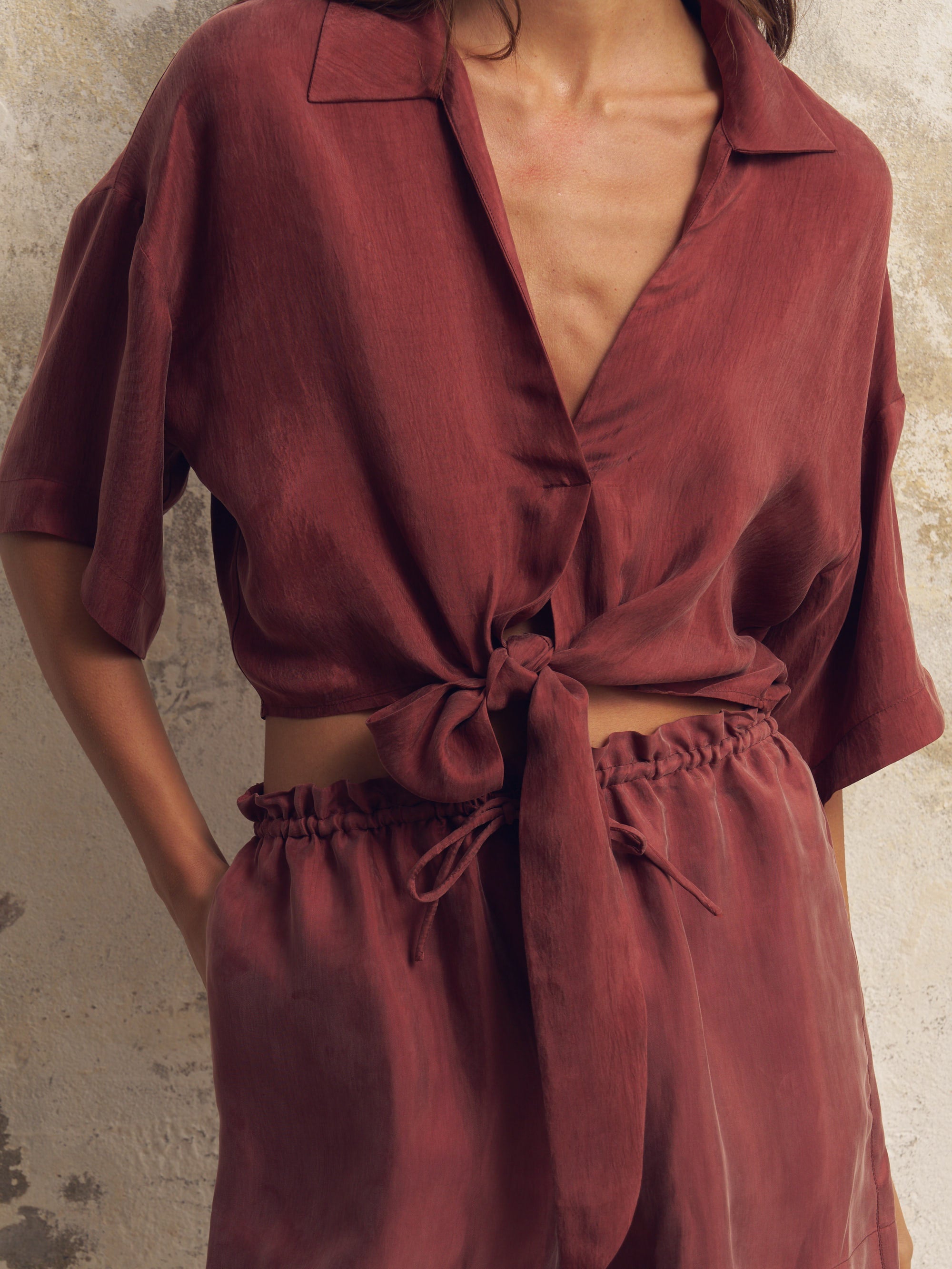The Handloom Lucid Tie Shirt - Burgundy