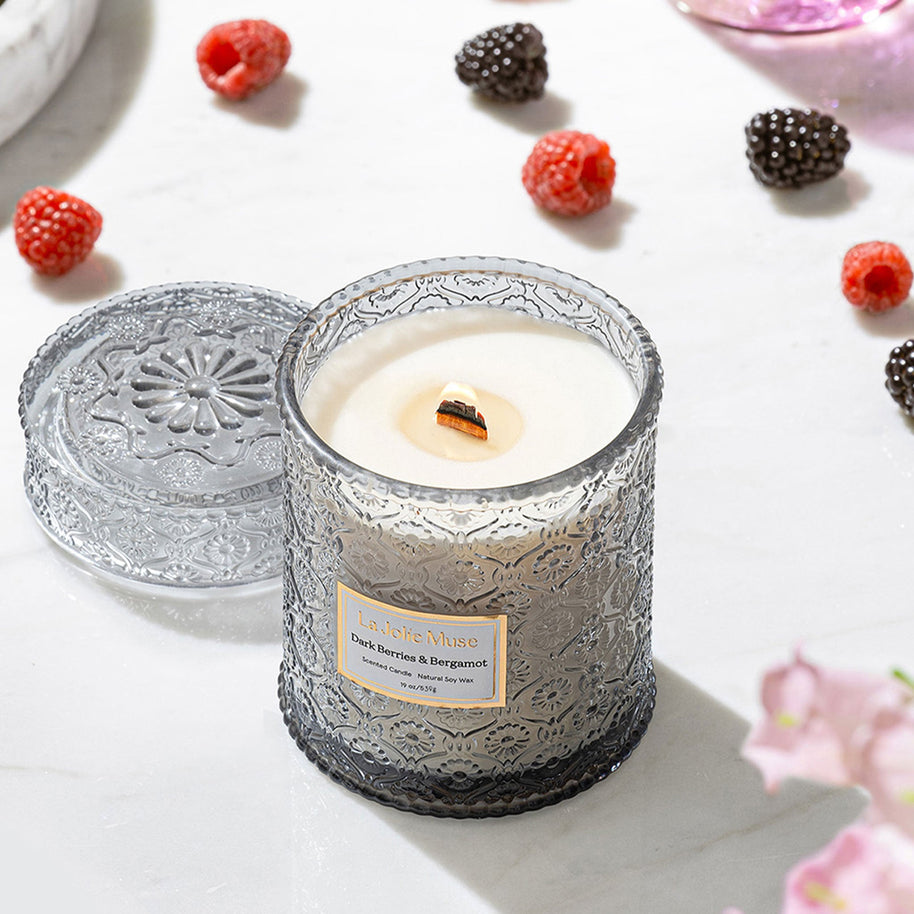 LA JOLIE MUSE Maelyn - Dark Berries & Bergamot 19oz Candle