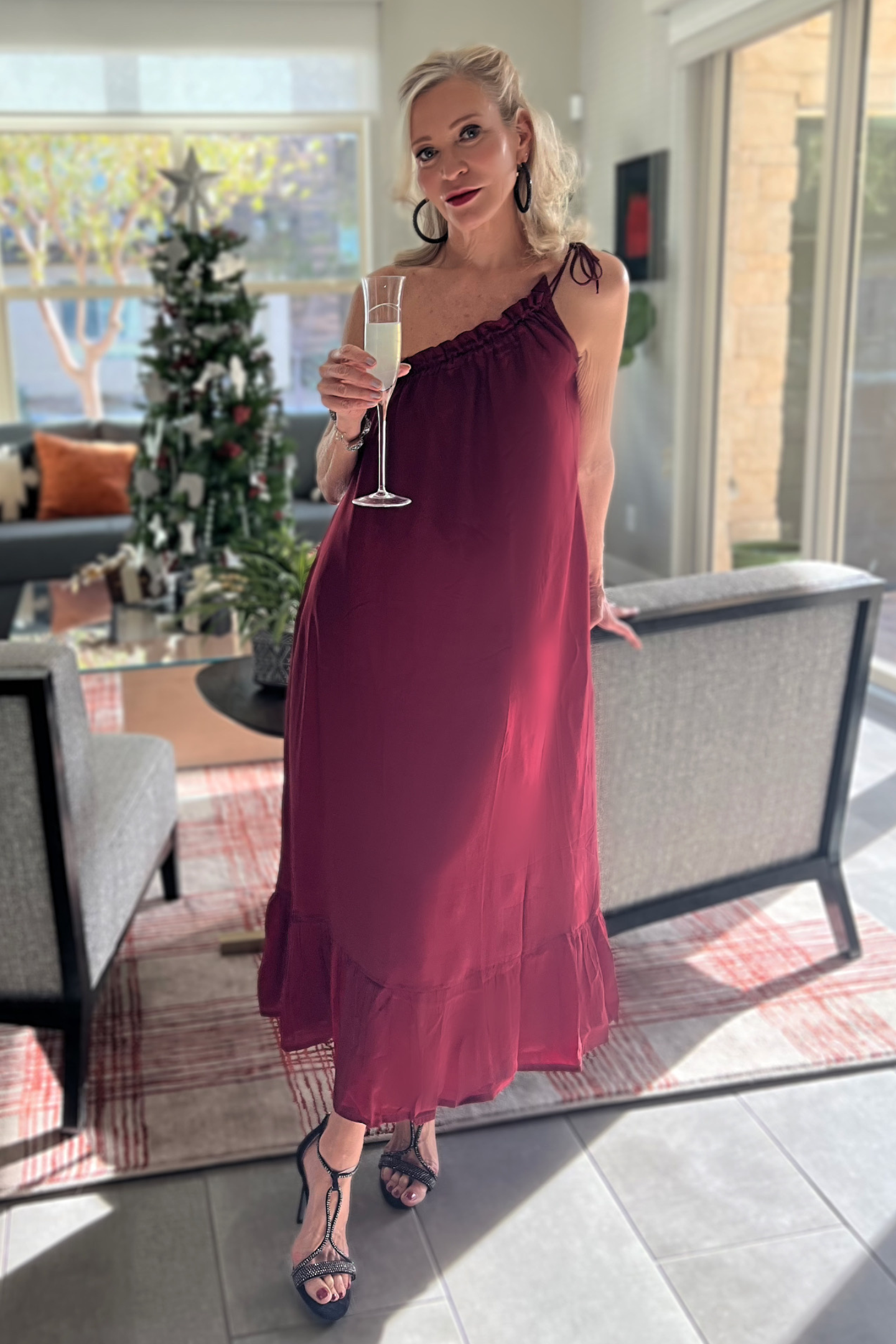 Reistor One-shoulder Midi dress in Burgundy