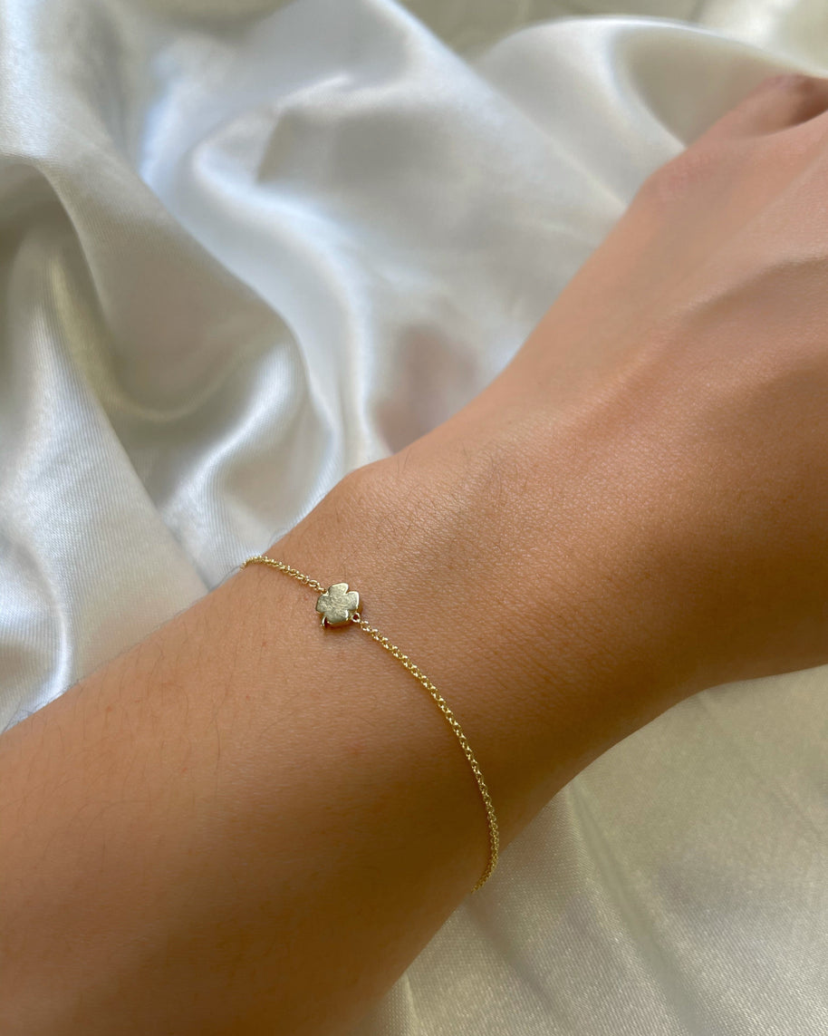 Zoe Lev 14k Gold Tiny Clover Bracelet